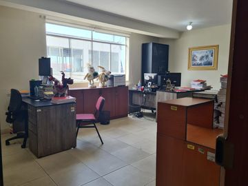 Edificio comercial en plena centro Avenida Pardo de Chimbote
