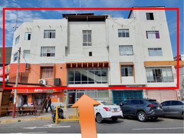 Edificio comercial en plena centro Avenida Pardo de Chimbote