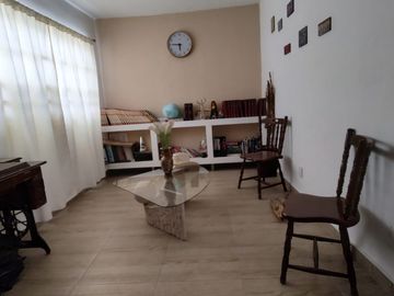 CASA EN VENTA EN CUMBRES DEL LAGO JURIQUILLA.