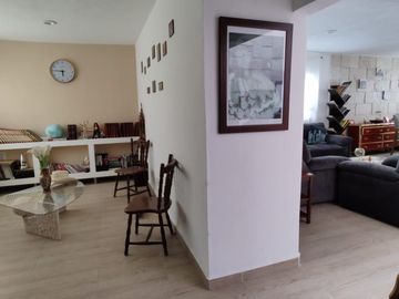 CASA EN VENTA EN CUMBRES DEL LAGO JURIQUILLA.