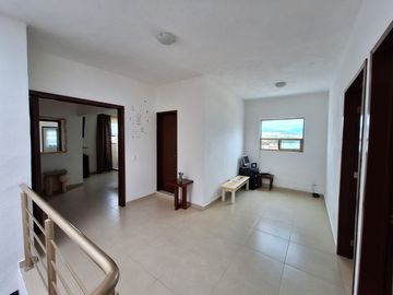 CASA EN VENTA EN CUMBRES DEL LAGO JURIQUILLA.
