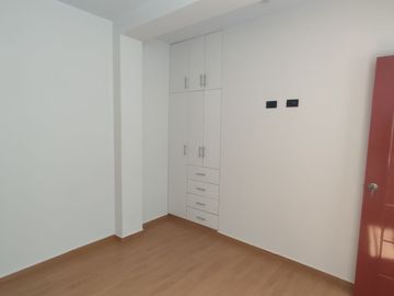 DEPARTAMENTO EN VENTA 4TO PISO URB. LOS SAUCES - PIMENTEL