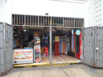 CASA EN EXCELENTE ZONA COMERCIAL – CERCADO DE LIMA