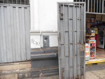CASA EN EXCELENTE ZONA COMERCIAL – CERCADO DE LIMA