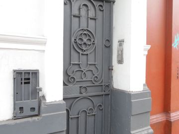 CASA EN EXCELENTE ZONA COMERCIAL – CERCADO DE LIMA