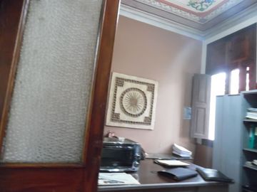 CASA EN EXCELENTE ZONA COMERCIAL – CERCADO DE LIMA