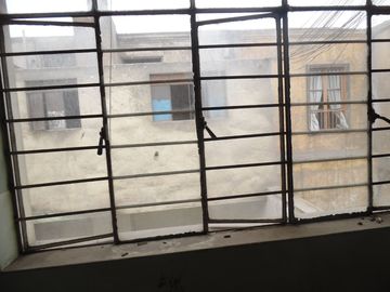 CASA EN EXCELENTE ZONA COMERCIAL – CERCADO DE LIMA