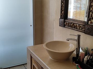 Preciosa casa de 263 m2 con 4 recámaras ubicada sobre Av. Domingo Diez, Col. Chamilpa, Cuernavaca Mor.