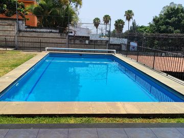 Preciosa casa de 263 m2 con 4 recámaras ubicada sobre Av. Domingo Diez, Col. Chamilpa, Cuernavaca Mor.