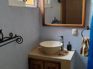 Preciosa casa de 263 m2 con 4 recámaras ubicada sobre Av. Domingo Diez, Col. Chamilpa, Cuernavaca Mor.
