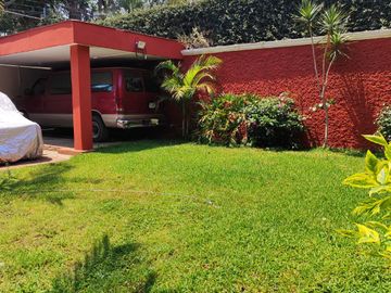 Preciosa casa de 263 m2 con 4 recámaras ubicada sobre Av. Domingo Diez, Col. Chamilpa, Cuernavaca Mor.