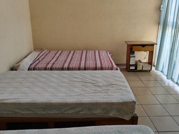 Preciosa casa de 263 m2 con 4 recámaras ubicada sobre Av. Domingo Diez, Col. Chamilpa, Cuernavaca Mor.