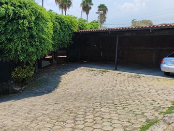 Preciosa casa de 263 m2 con 4 recámaras ubicada sobre Av. Domingo Diez, Col. Chamilpa, Cuernavaca Mor.