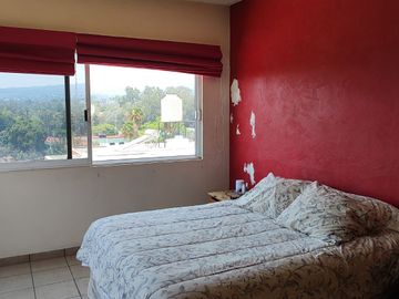 Preciosa casa de 263 m2 con 4 recámaras ubicada sobre Av. Domingo Diez, Col. Chamilpa, Cuernavaca Mor.
