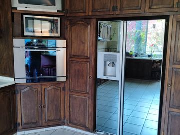 Preciosa casa de 263 m2 con 4 recámaras ubicada sobre Av. Domingo Diez, Col. Chamilpa, Cuernavaca Mor.