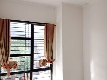 Rumah Modern Minimalis di Cluster Discovery Terra
