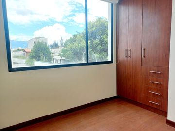 CASA DE VENTA DE 163m2 EN CALDERON - C.C.CORAL EN EL CONJUNTO CLARA 2 A POCAS CUADRAS DE LA PLAZA VANCOUVER