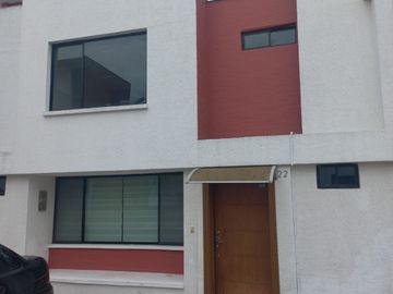 CASA DE VENTA DE 163m2 EN CALDERON - C.C.CORAL EN EL CONJUNTO CLARA 2 A POCAS CUADRAS DE LA PLAZA VANCOUVER