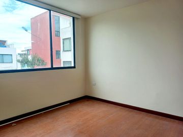 CASA DE VENTA DE 163m2 EN CALDERON - C.C.CORAL EN EL CONJUNTO CLARA 2 A POCAS CUADRAS DE LA PLAZA VANCOUVER