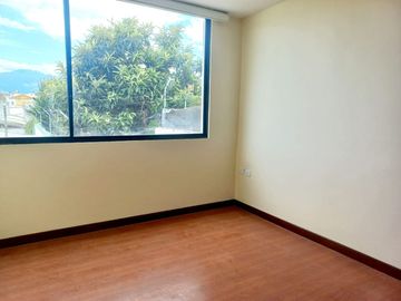 CASA DE VENTA DE 163m2 EN CALDERON - C.C.CORAL EN EL CONJUNTO CLARA 2 A POCAS CUADRAS DE LA PLAZA VANCOUVER