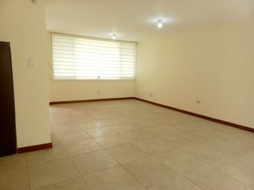 CASA DE VENTA DE 163m2 EN CALDERON - C.C.CORAL EN EL CONJUNTO CLARA 2 A POCAS CUADRAS DE LA PLAZA VANCOUVER