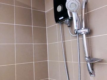 Very cheap sale, townhome behind the corner, renovated, ready to move in, near BTS Tippawan 300 meters