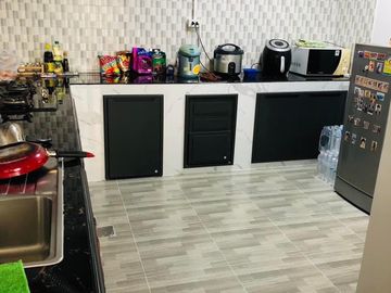 Very cheap sale, townhome behind the corner, renovated, ready to move in, near BTS Tippawan 300 meters