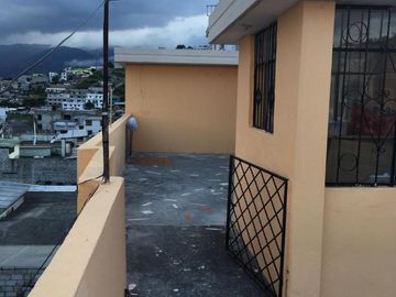 CASA RENTERA DE VENTA  HOSPITAL DEL SUR, SUR DE QUITO