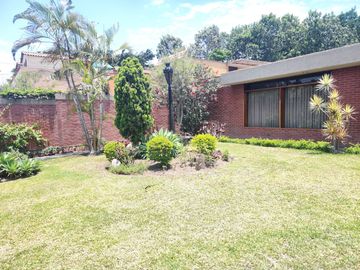 EXCELENTE CASA 1,380 M2 IDEAL CONSTRUIR CONDOMINIO
