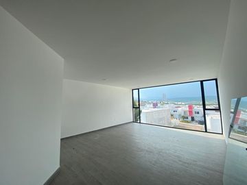 CASA NUEVA EN CUMBRES DEL LAGO CON ROOF GARDEN Y AMPLIO JARDIN