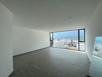 CASA NUEVA EN CUMBRES DEL LAGO CON ROOF GARDEN Y AMPLIO JARDIN