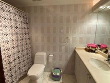 Departamento de lujo, 4 dormitorios, 4 baños, 3 estacionamientos y bodega