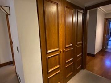 Departamento de lujo, 4 dormitorios, 4 baños, 3 estacionamientos y bodega