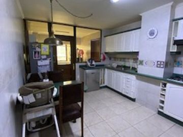 Departamento de lujo, 4 dormitorios, 4 baños, 3 estacionamientos y bodega