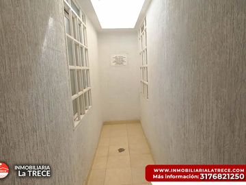 Se vende casa amplia, 2 pisos Barrio Santa Bárbara, Buga-valle.