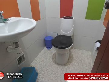 Se vende casa amplia, 2 pisos Barrio Santa Bárbara, Buga-valle.