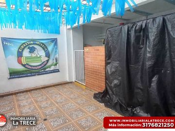 Se vende casa amplia, 2 pisos Barrio Santa Bárbara, Buga-valle.