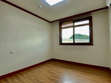 4 BEDROOMS UNFURNISHED CONDO FOR SALE IN CLARK FREEPORT ZONE