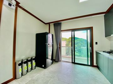 4 BEDROOMS UNFURNISHED CONDO FOR SALE IN CLARK FREEPORT ZONE