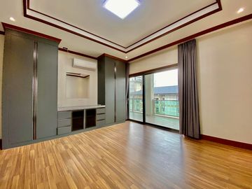 4 BEDROOMS UNFURNISHED CONDO FOR SALE IN CLARK FREEPORT ZONE