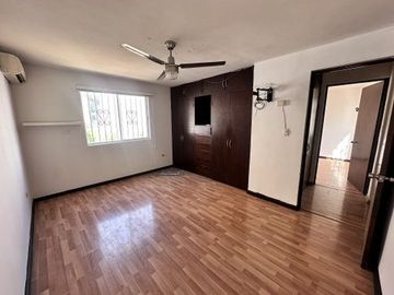 CASA EN VENTA CUMBRES ELITE