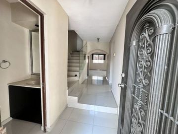 CASA EN VENTA CUMBRES ELITE