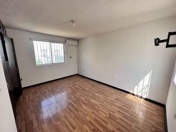 CASA EN VENTA CUMBRES ELITE