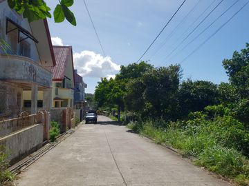 TAGAYTAY LOT FOR SALE IDEAL FOR APARTMENT or FAMILY HOME