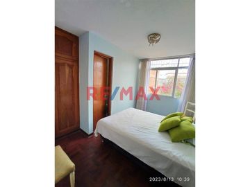 SE VENDE AMPLIA CASA EN SAN MIGUEL!
