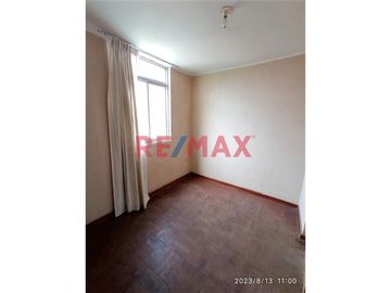 SE VENDE AMPLIA CASA EN SAN MIGUEL!