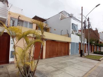 SE VENDE AMPLIA CASA EN SAN MIGUEL!