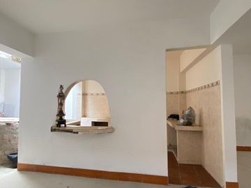 Venta de casa en zona comercial Panamericana Sur Km 24 - Ocasión