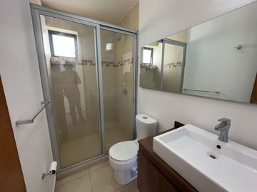 Departamento Amueblado con 3 habitaciones, cerca de La Paz