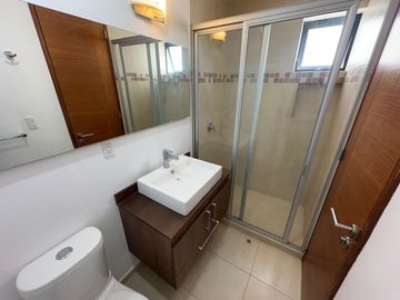 Departamento Amueblado con 3 habitaciones, cerca de La Paz